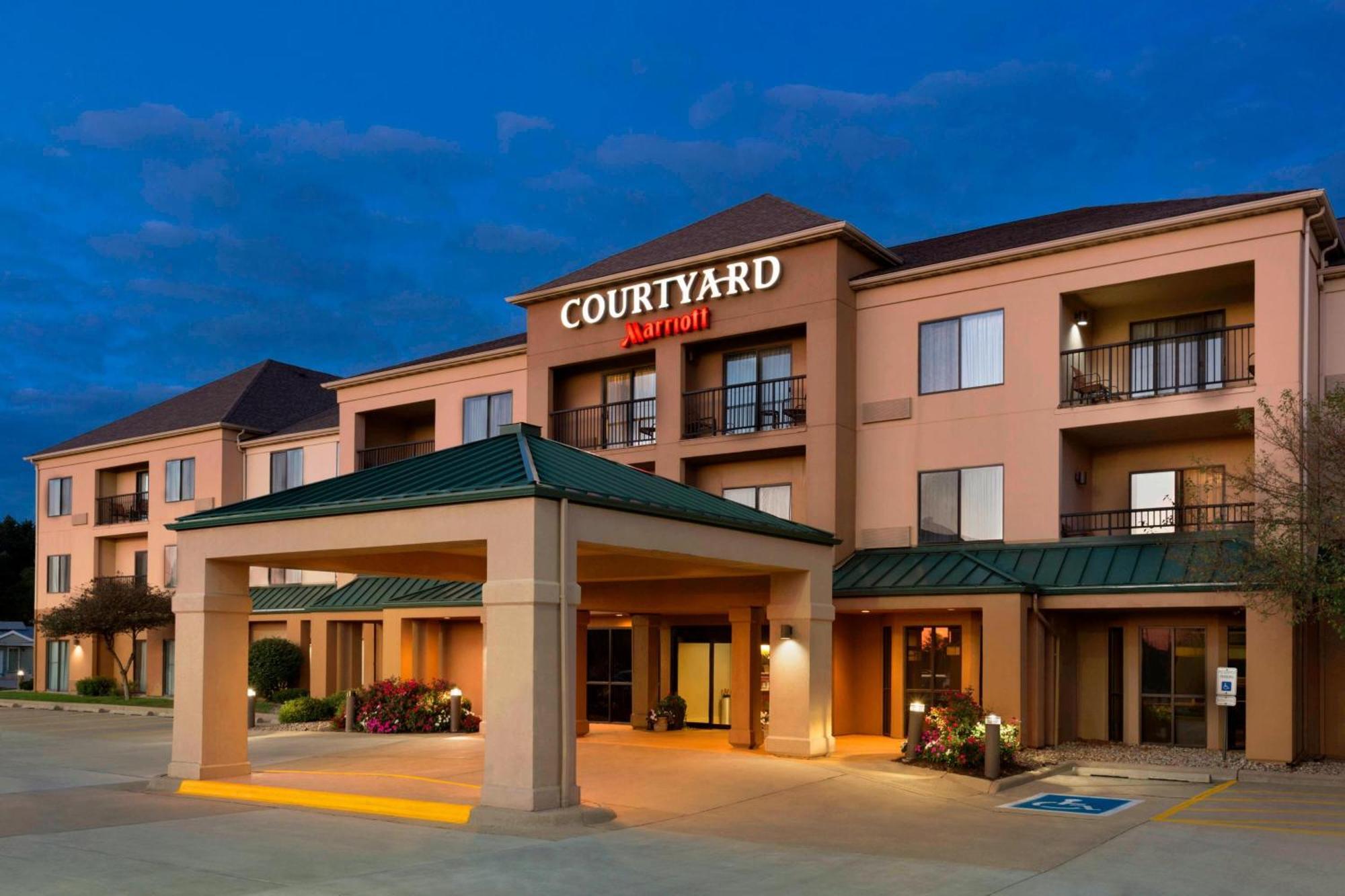 Courtyard By Marriott Bloomington Normal Hotel Ngoại thất bức ảnh
