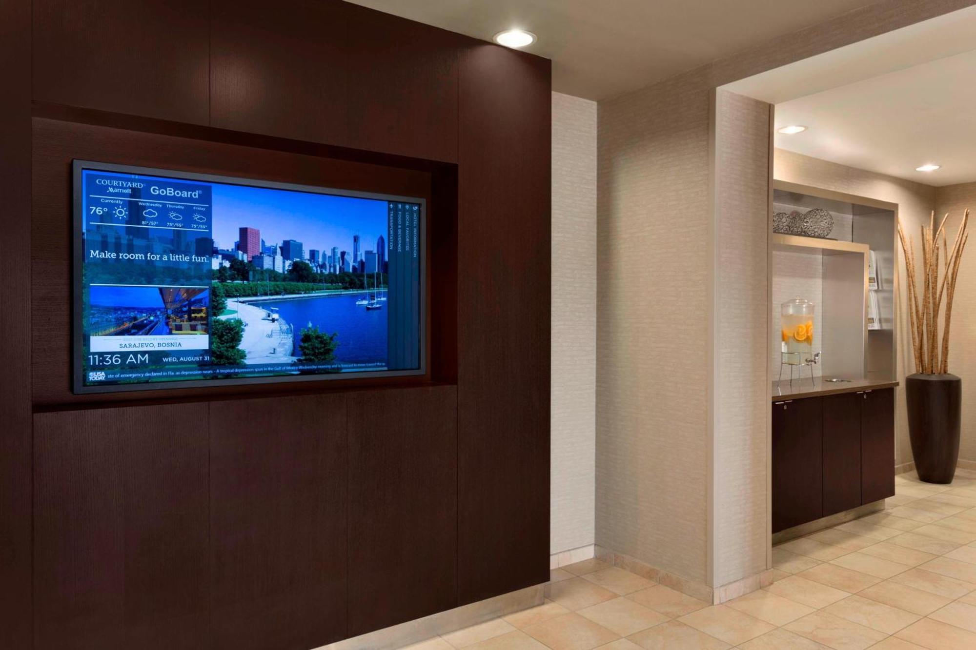 Courtyard By Marriott Bloomington Normal Hotel Ngoại thất bức ảnh