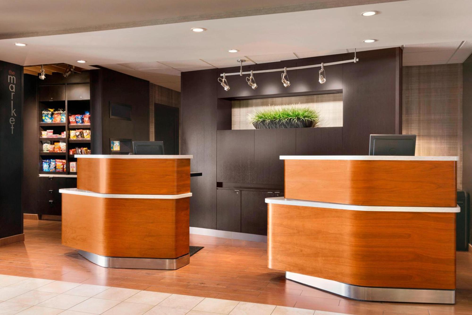 Courtyard By Marriott Bloomington Normal Hotel Ngoại thất bức ảnh
