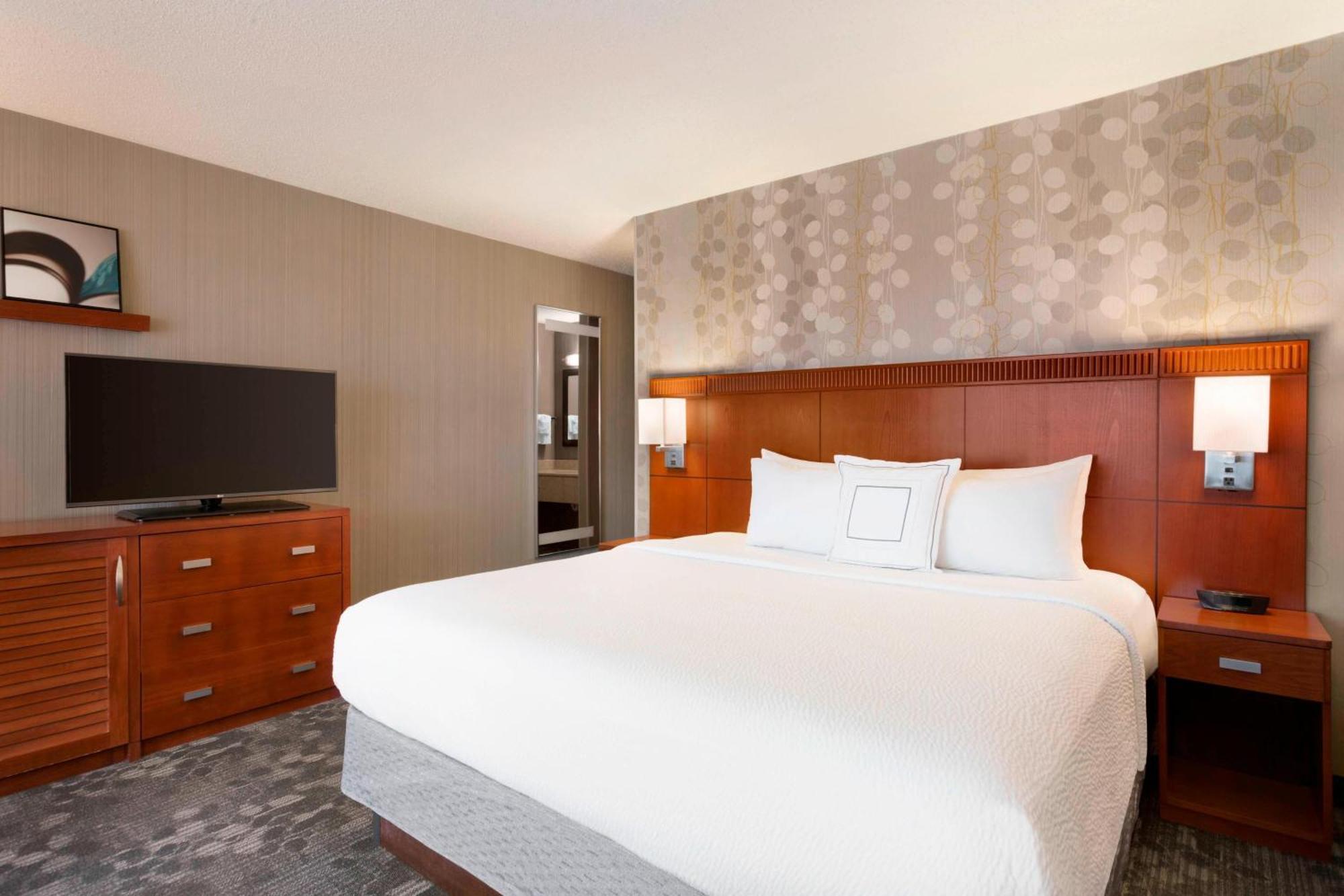 Courtyard By Marriott Bloomington Normal Hotel Ngoại thất bức ảnh